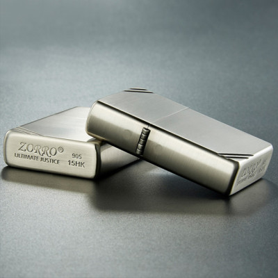Vỏ Hột Quẹt Bật Lửa Hộp Quẹt Xăng Đá Zorro Z5000B Họa Tiết Chặt Góc Màu Vàng / Bạc - Dùng Xăng Bấc Đá Cao Cấp