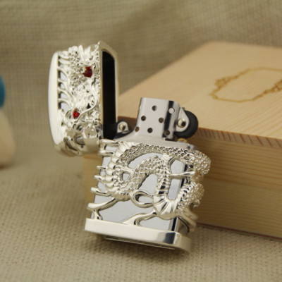 Vỏ Hột Quẹt Bật Lửa Hộp Quẹt Xăng Đá Chief CF-0985Y Họa Tiết Rồng Mắt Đỏ - Dùng Xăng Bấc Đá Cao Cấp