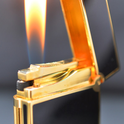 Vỏ Hột Quẹt Bật Lửa Gas Đá S.T Upon D86v Thiết Kế Họa Tiết Sơn Mài Đen In Quốc Huy Indonesia Độc Đáo - Dùng Gas Đá Cao Cấp