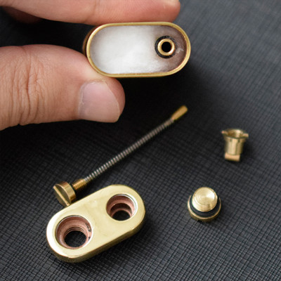 Vỏ Hột Quẹt Bật Lửa xăng đá Zorro Z588-101 thiết kế nhỏ gọn tiện dụng - dùng xăng bấc đá cao cấp