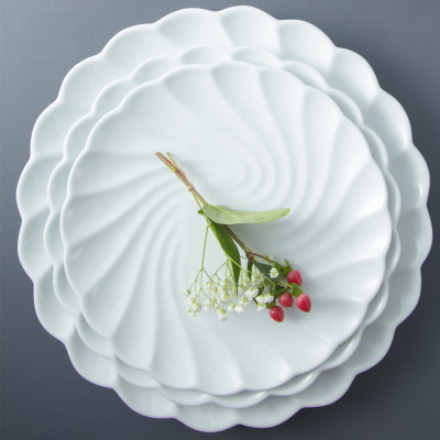 Đĩa xoắn bô đê Long Phương bằng sứ trắng tròn cao cấp