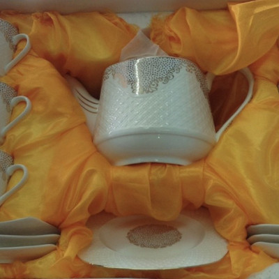 Bộ ấm chén pha trà sứ camelia kèm 7 đĩa lót tách ( Giao ngẫu nhiên ) - ANTH465