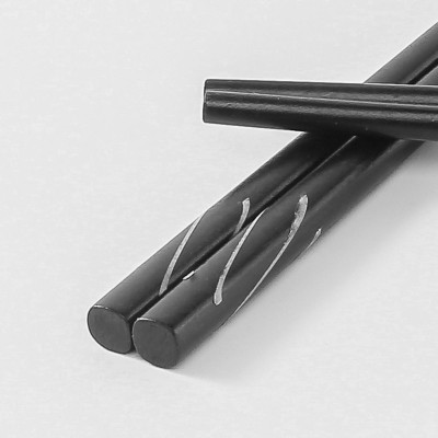 Vỉ 10 đôi đũa cẩm xoắn PHUSANG được làm từ gỗ tự nhiên, không chất bảo quản dùng trong nhà hàng khách sạn