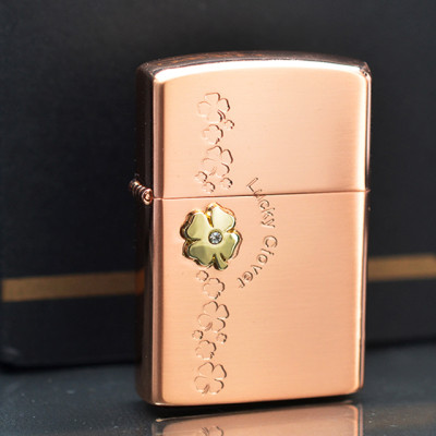 Vỏ Hột Quẹt Bật Lửa Xăng Đá Zorro Z9982B Họa Tiết Cỏ 4 Lá May Mắn Đẹp Độc Lạ sang trọng - Dùng Xăng Bấc Đá