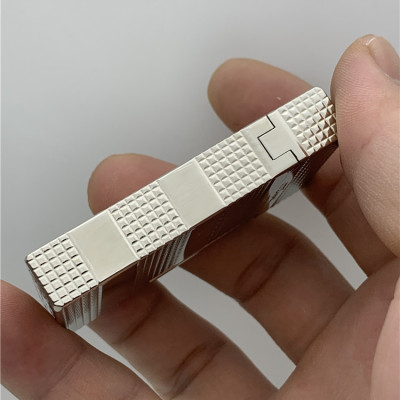 Vỏ Hột Quẹt Bật Lửa Upon Gas Đá D104T Họa Tiết Kẻ Ngang Đẹp Độc Lạ - Dùng Gas Đá Cao Cấp