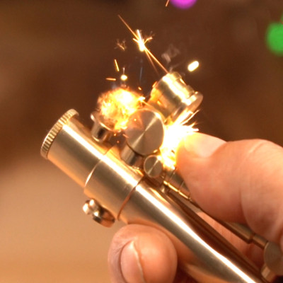 Vỏ Hột Quẹt Bật Lửa TEAM PISTOL Thiết Kế Thủ Công Kiểu Dáng Đòn Bẩy Độc Lạ Màu Vàng - Dùng Xăng Bấc Đá Cao Cấp