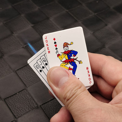 Vỏ Hột Quẹt Bật Lửa Hình Lá Bài K Cơ, Át Cơ Loại Xịn Cầm Chắc Tay