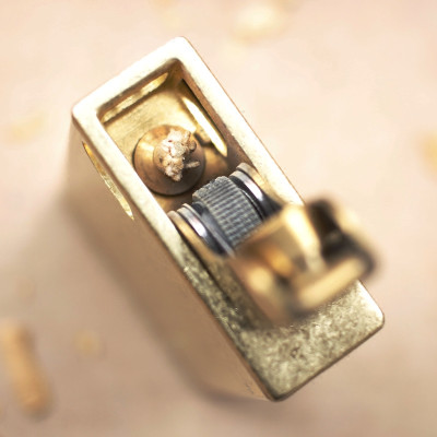 Vỏ Hột Quẹt Bật Lửa Xăng Đá Promise BN115 Thiết Kế Đẹp Độc Lạ - Dùng Xăng Bấc Đá Cao Cấp