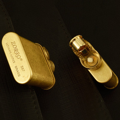 Vỏ Hột Quẹt Bật Lửa Zorro Z587 Thiết Kế Cổ Điển Màu Vàng Bụi - Dùng Xăng Bấc Đá