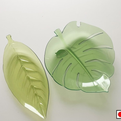 Đĩa nhựa pha lê hình chiếc lá Yamada Monstera có thiết kế trang nhã, sang trọng- nội địa Nhật Bản