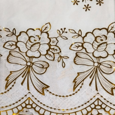 Khăn Trải Bàn PAULEE WLG 751 (150 x 228 cm) hoa văn phủ nhũ vàng, không thấm nước