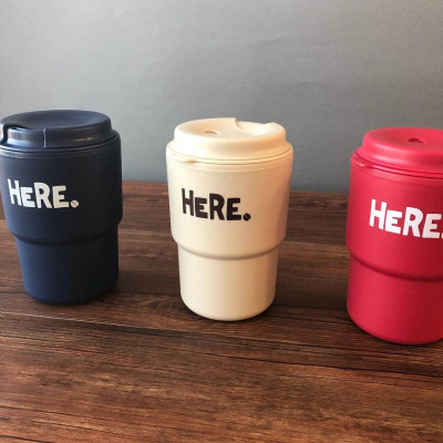 Ly cốc có nắp tiện lợi, giữ nhiệt nóng lạnh đều được 320ml, chất liệu nhựa PP (màu kem)