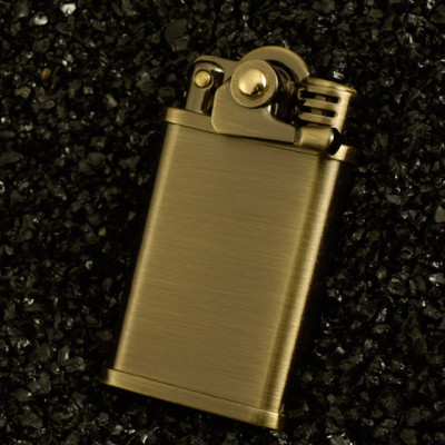 Vỏ Hộp Quẹt Bật Lửa Xăng Zorro Z605 Nhiều Màu - Dùng Xăng Bấc Đá Cao Cấp