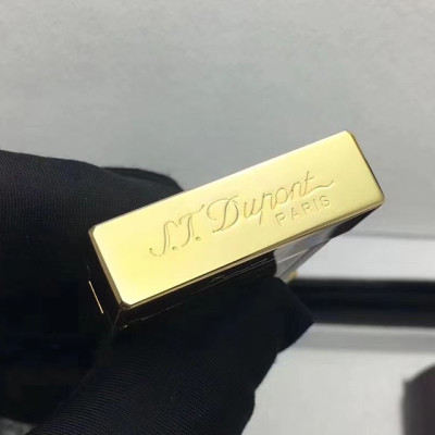 Vỏ Hột Quẹt Bật Lửa Upon Sơn Mài Chân Dung D193V Màu Đen Viền Vàng - Dùng Gas Đá Cao Cấp