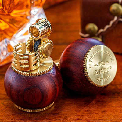 Vỏ Hột Quẹt Bật Lửa Xăng Đá Zorro Z583 Thiết Kế Tròn Nhỏ Gọn Tiện Lợi, Ốp Gỗ Cao Cấp - Dùng Xăng Bấc Đá