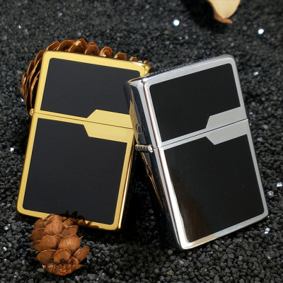 Vỏ Hột Quẹt Bật Lửa Xăng Đá Zorro Z6007 Họa Tiết Sơn Đen Viền Vàng Bạc - Dùng Xăng Bấc Đá Cao Cấp