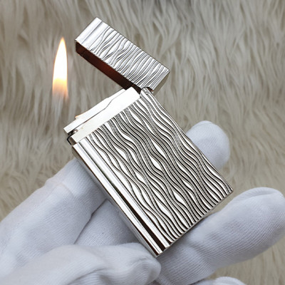 Vỏ Hột Quẹt Bật Lửa Upon Gas Đá Supper D149B Họa Tiết Hoa Văn Vân Sóng Dọc Màu Bạc - Dùng Gas Đá Cao Cấp