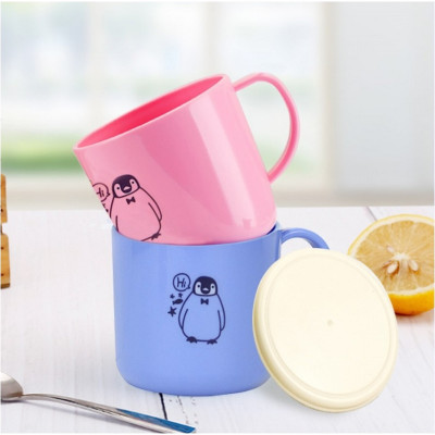 Cốc nhựa uống nước  Nakaya 200ml có nắp silicon mềm - Nội địa Nhật Bản