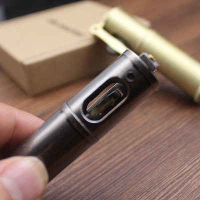 Vỏ Hột Quẹt Bật Lửa Xăng Đá Dolphin HY-686 Có Buồng Chắn Gió Tiện Lợi