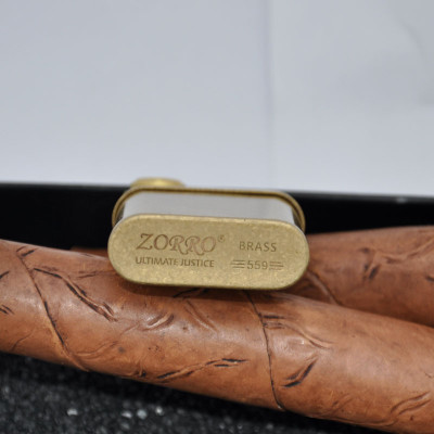 Vỏ Hột Quẹt Bật Lửa Xăng Đá Zorro Z559 Nhiều màu Đẹp Độc Lạ - Dùng Xăng Bấc Đá Cao Cấp