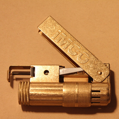 Vỏ Hột Quẹt Bật Lửa Xăng Đá Imco 6700A Bằng Đồng Thiết Kế Nhỏ Gọn Đẹp Độc Lạ - Dùng Xăng Bấc Đá Cao Cấp