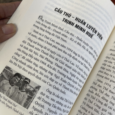 TẢN MẠN BÓNG ĐÁ HÀ THÀNH - Hồ Công Thiết – Tri Thức Trẻ Books (bìa mềm)