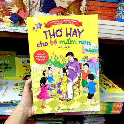 Thơ Hay Cho Bé Mầm Non (Tập 1) (Tái Bản)