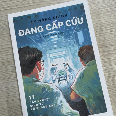  Sách - Đang cấp cứu: 17 câu chuyện sinh tử từ phòng cấp cứu (Nhã Nam HCM)