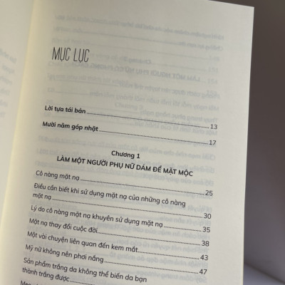 (Sách của Cựu tổng biên tập ELLE Trung Quốc) TAO NHÃ - KHÍ CHẤT CẦN CÓ CỦA NGƯỜI PHỤ NỮ THÀNH CÔNG – Hiểu Tuyết – Nhã Nam