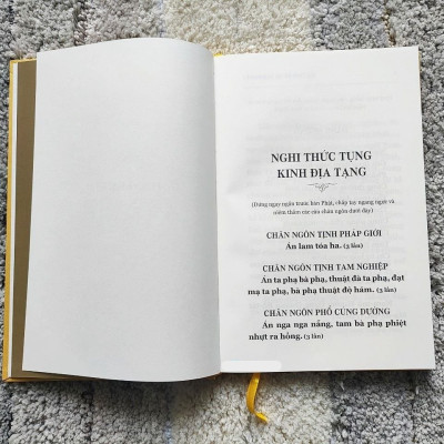 [Bản cao cấp] Kinh Địa Tạng Bồ Tát Bổn Nguyện + Kinh A Di Đà - Bốn Mươi Tám Nguyện - Kệ Nguyện Sinh (Bìa cứng)