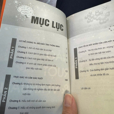 NÃO, RUỘT & VI KHUẨN - Những Gì Bạn Ăn Có Thể Cải Thiện Sức Khỏe, Chữa Lành Cảm Xúc Và Cân Bằng Thân Tâm - Emeran Mayer, MD - BS. Trần Văn Kha dịch - 1980 Books