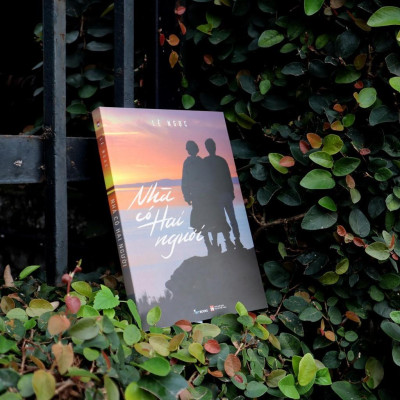 Nhà Có Hai Người - Bản Quyền