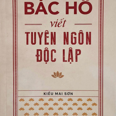 Bác Hồ Viết Tuyên Ngôn Độc Lập
