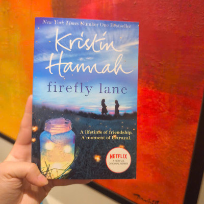 Sách - Firefly Lane: A Novel from the multimillion copy bestselling author Kristin Hannah/English Fiction