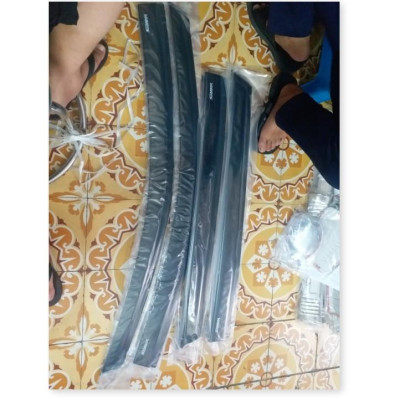 Bộ vè mưa đen Thái sịn dành cho xe Toyota Yaris 2019