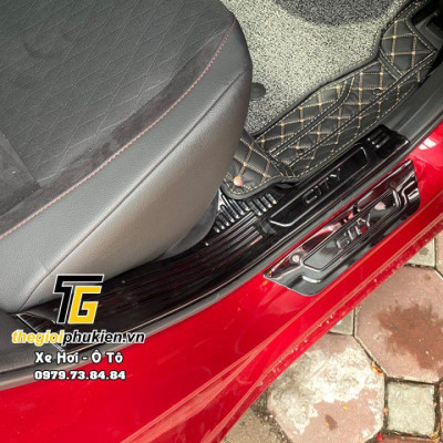 BỘ SẢN PHẨM Nẹp bước chân và ốp chống trầy cốp Honda City 2021 - Mẫu Titan