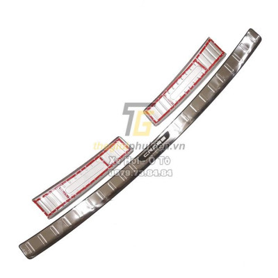Bộ sản phẩm ỐP BẬC CỐP VÀ BẬC CỬA Inox xe Toyota Cross