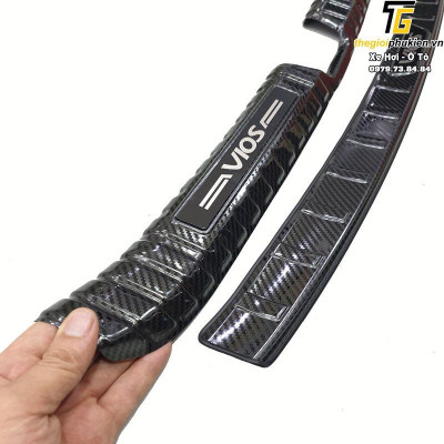 Bộ sản phẩm Nẹp bước chân và ốp chống trầy cốp Toyota Vios 2019-2021 vân Carbon