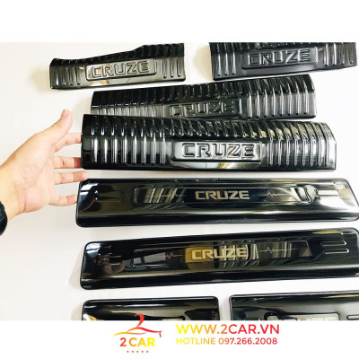 Ốp bậc cửa, nẹp bước chân trong, ngoài Xe Cruze 2017-2020 mẫu titan cao cấp