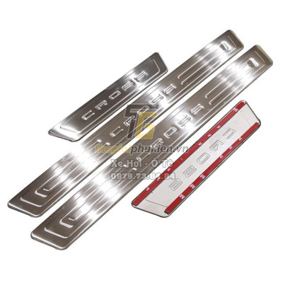 Bộ sản phẩm ỐP BẬC CỐP VÀ BẬC CỬA Inox xe Toyota Cross