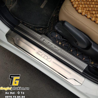 BỘ SẢN PHẨM Nẹp bước chân và ốp chống trầy cốp Honda City 2015-2019 - Mẫu Inox