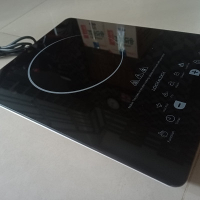 Bếp điện từ Lock&Lock Induction Cooker EJI311 220-240V, 50/60Hz, 1500W - Hàng chính hãng