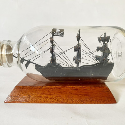 Thuyền Cướp biển trong chai nhỏ 17cm