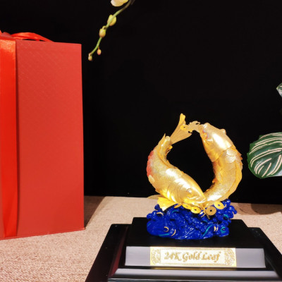Tượng Đôi Cá Chép Dát Vàng 24K(	24x18x13 cm) MT Gold Art- Hàng chính hãng, trang trí nhà cửa, phòng làm việc, quà tặng sếp, đối tác, khách hàng, tân gia, khai trương 