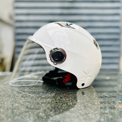 Mũ bảo hiểm xe máy 1/2 Rona R9K có kính dài màu trong