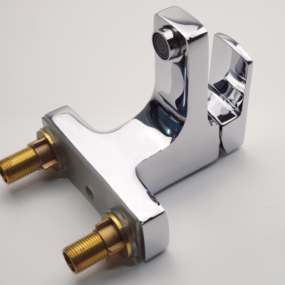 Vòi Lavabo nóng lạnh 2 chân Đồng mạ Chrome Eurolife EL-DAISY 03 (Trắng bạc)