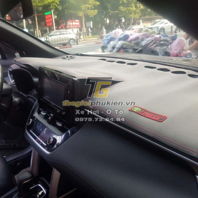 Thảm da Taplo Toyota Corolla Cross vân Carbon cao cấp