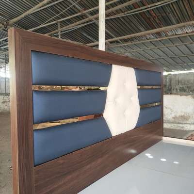 Giường gỗ MDF lõi xanh Juno Sofa kết hợp inox mạ vàng 