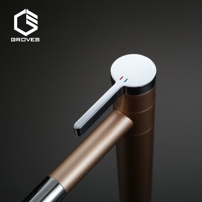 Vòi rửa mặt đa năng thân cao mạ vàng GR7013C (đầu và thân vòi đều xoay được 360 độ, mạ màu vàng nhạt - như hình)