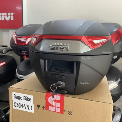 Thùng Givi C30N kèm đế gắn cho xe máy điện Datbike Weaver 200, bộ thùng bao gồm baga cho Weaver 200